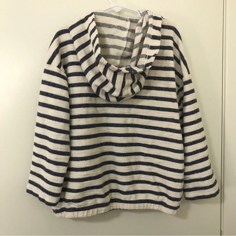 3/$15 old navy boys/kids 100% cotton blue and white stripe hoodie top